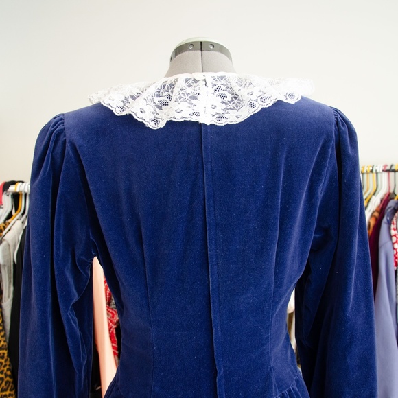 Vintage Blue Velvet Dress - Picture 6 of 8